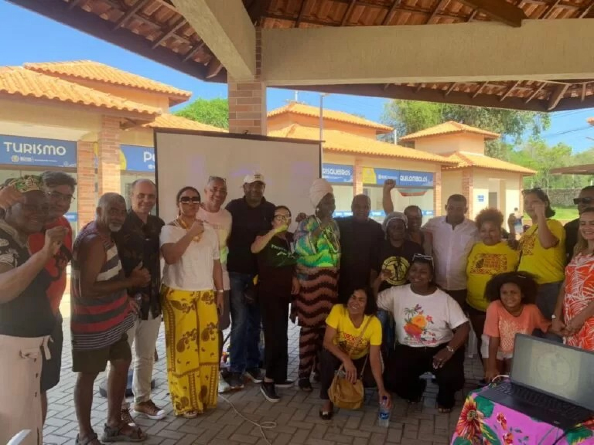 Prefeito Alexandre Martins (REP) e secretários participam das comemorações - Ascom