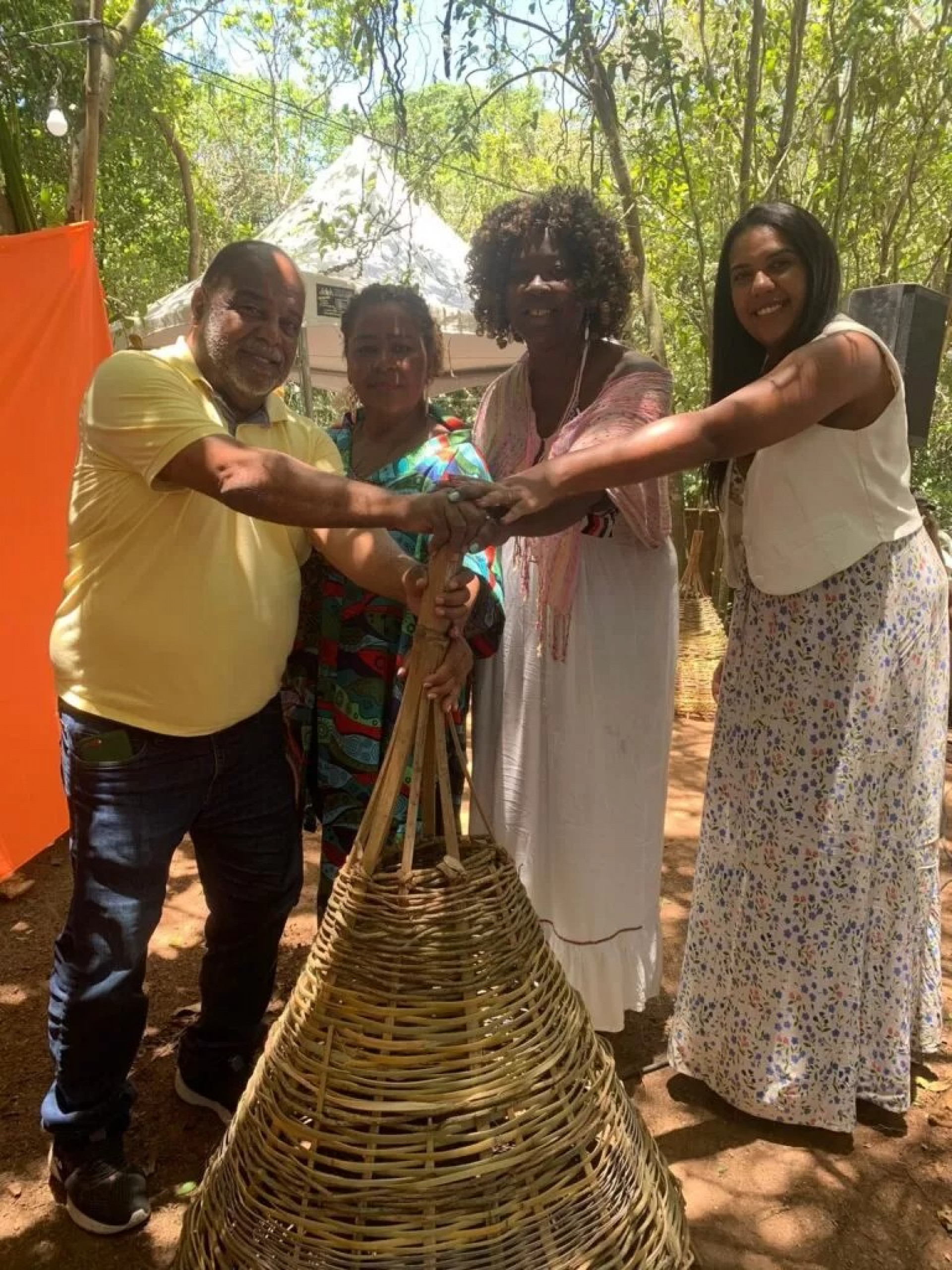 Prefeito Alexandre Martins (REP) e secretários participam das comemorações - Ascom