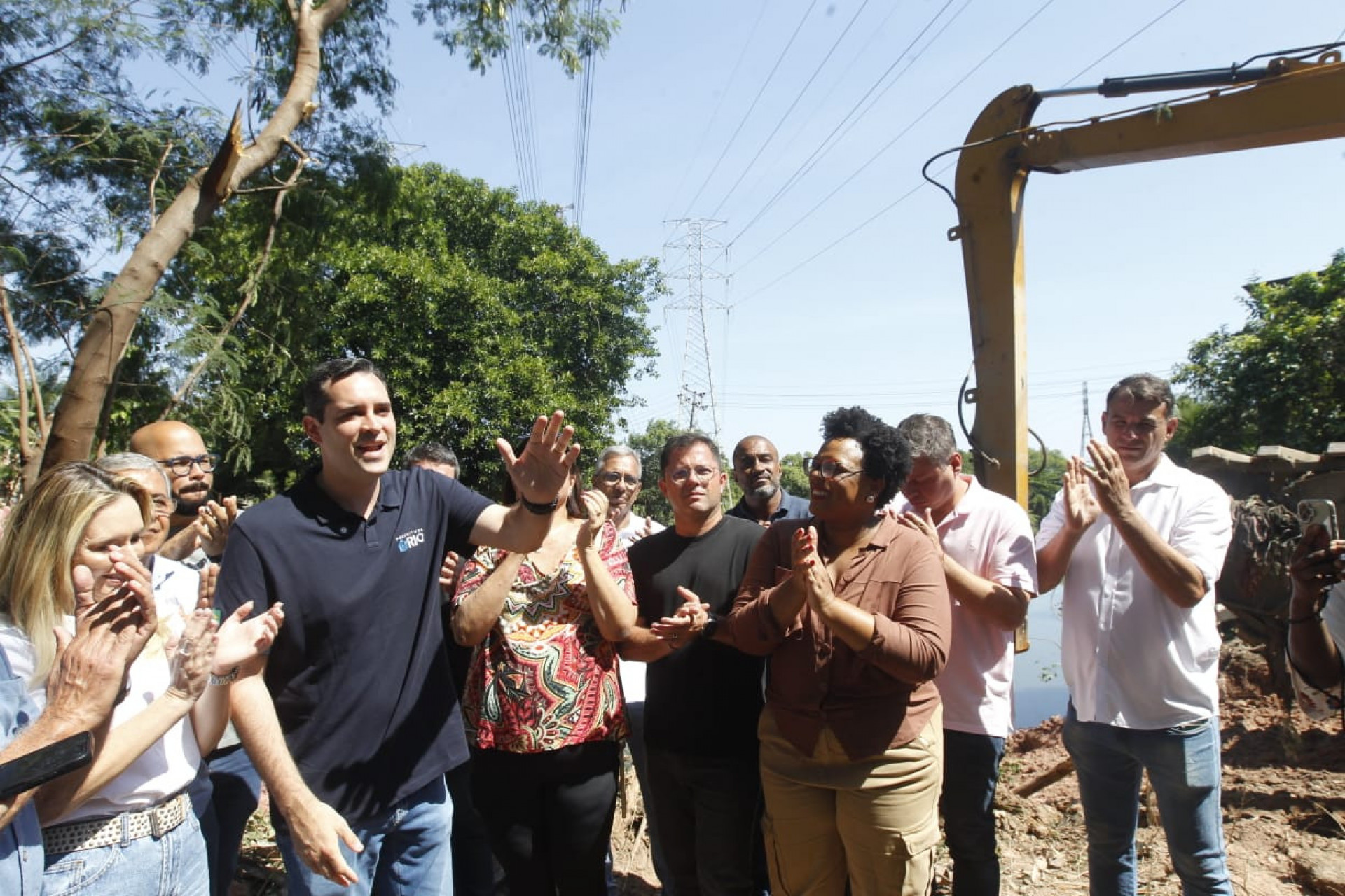Os serviços de desassoreamento no Rio Acari estão sendo intensificados na manhã deste sábado (22) - Reginaldo Pimenta/Agência O DIA