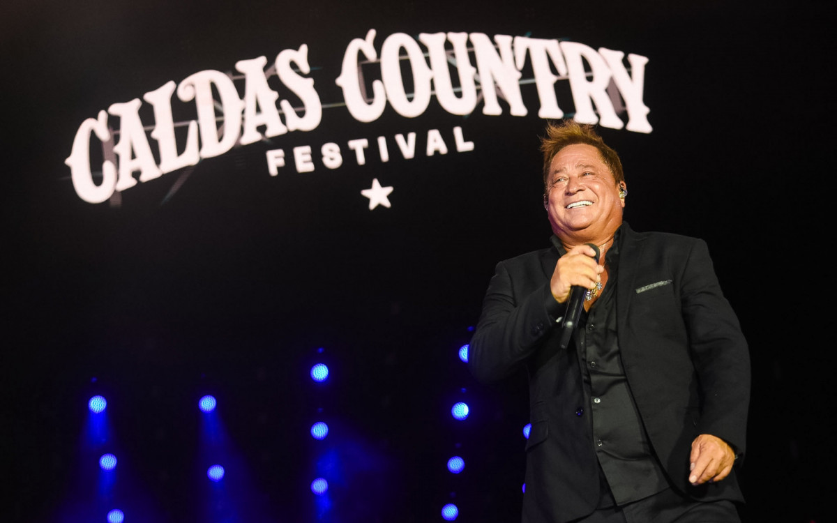 Leonardo em apresentação no Caldas Country 2025