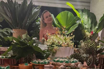 Eliana celebra aniversário de 53 anos
