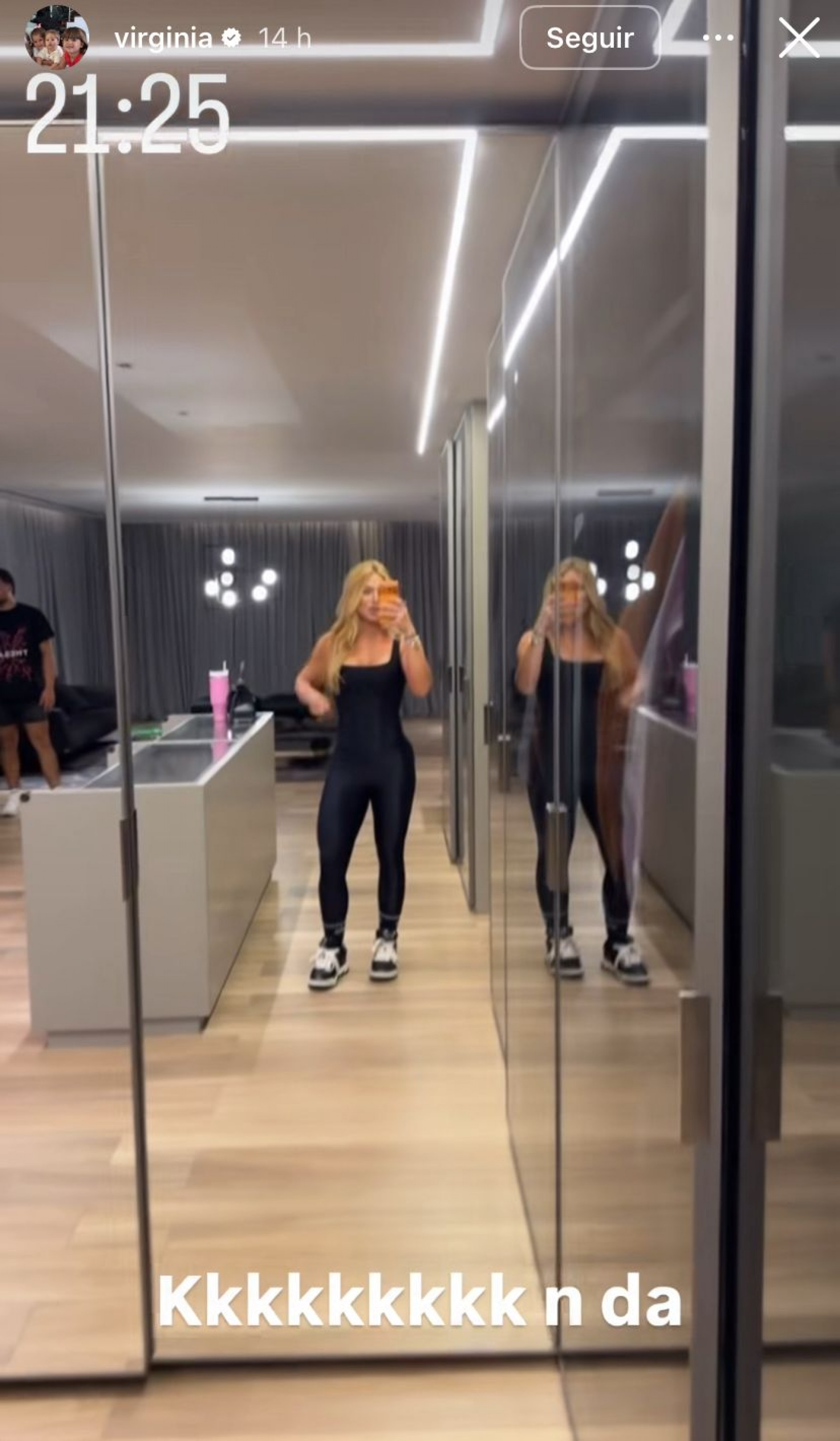 Virginia no closet de Vini Jr - Reprodução/Instagram