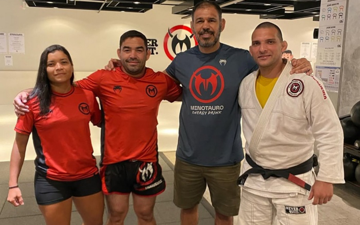 Vitor Ávila (à direita) assume como novo head coach da Team Nogueira