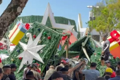 Vídeo: Guindaste de árvore de Natal desaba e deixa um morto em Manaus