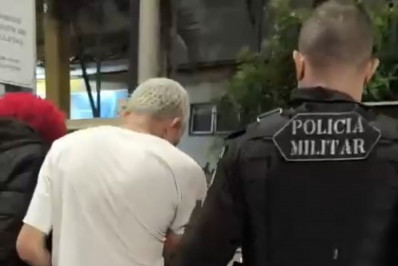 Câmeras atacadas na Imbetiba e dupla acaba presa em flagrante