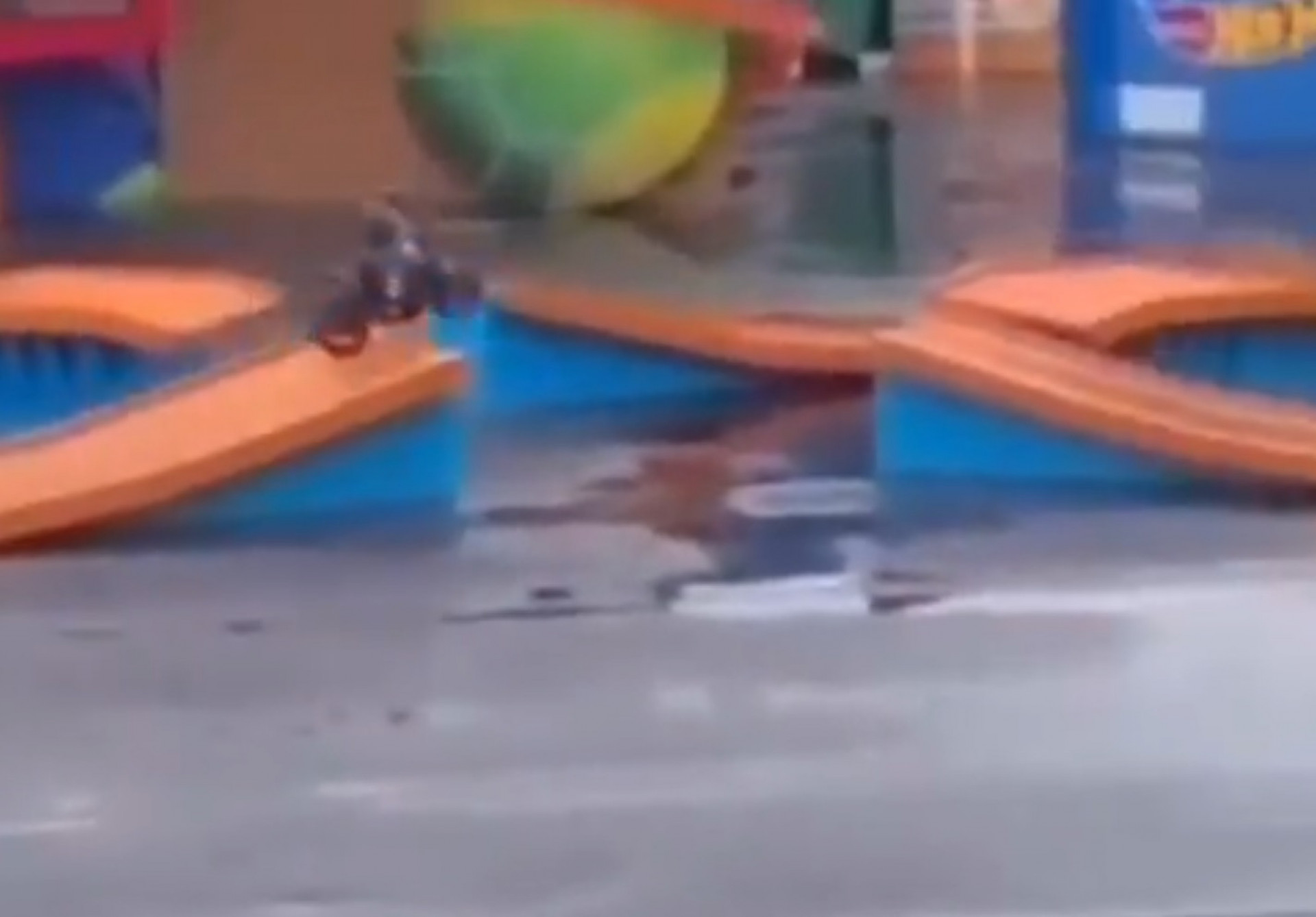 Vídeo gravado por pessoa na plateia mostra momento do acidente - Reprodução / Instagram