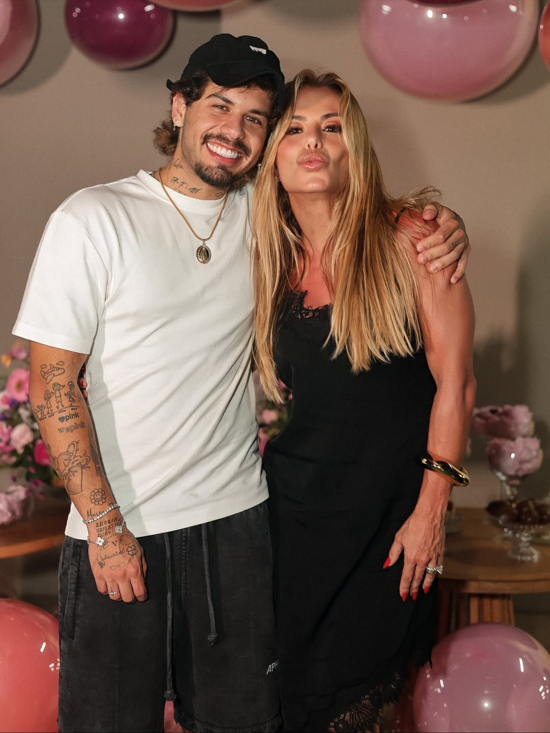 Poliana Rocha com o filho, Zé Felipe - Reprodução/Instagram