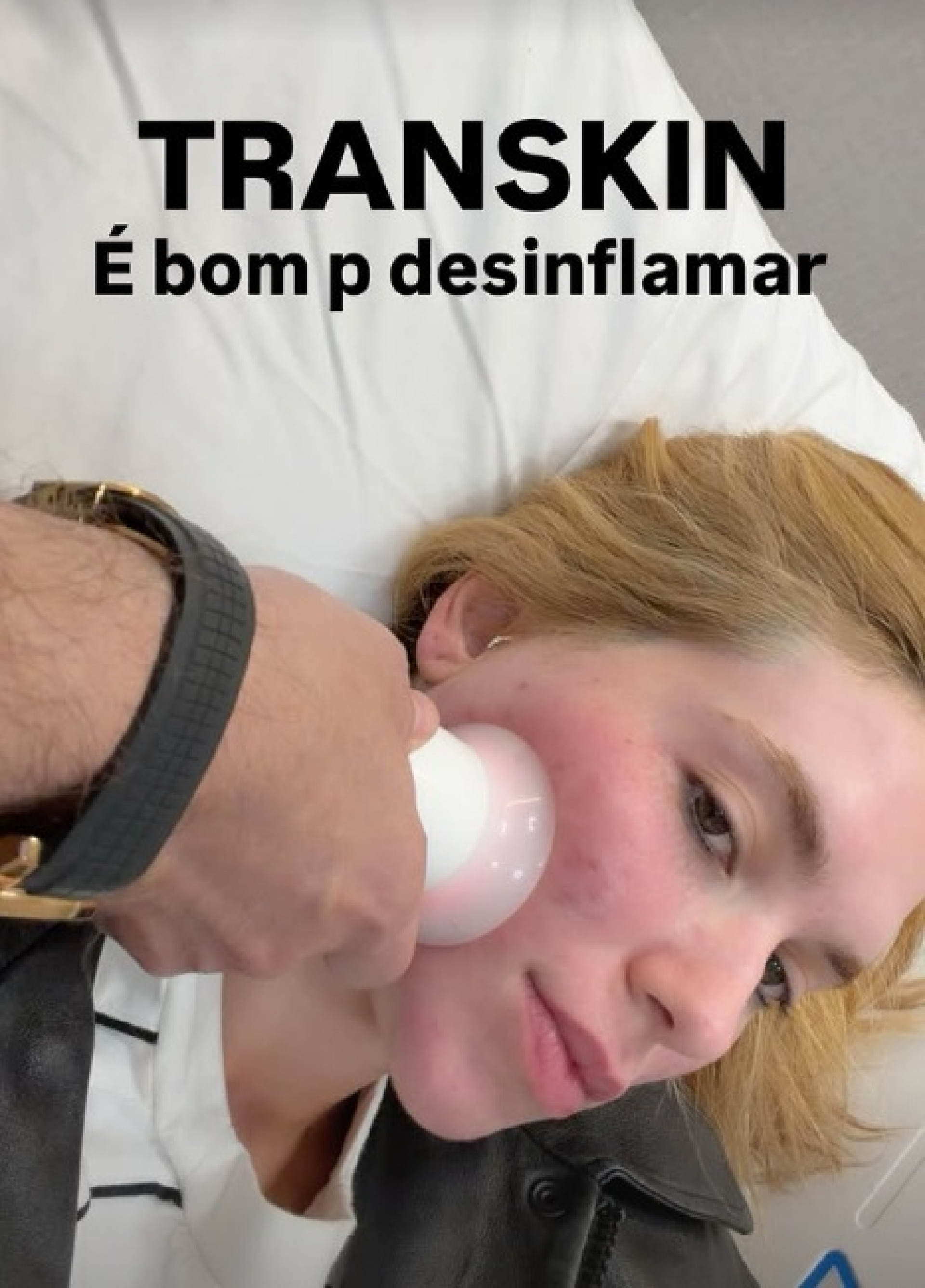 Procedimento para desinchar o rosto - Reprodução / Instagram