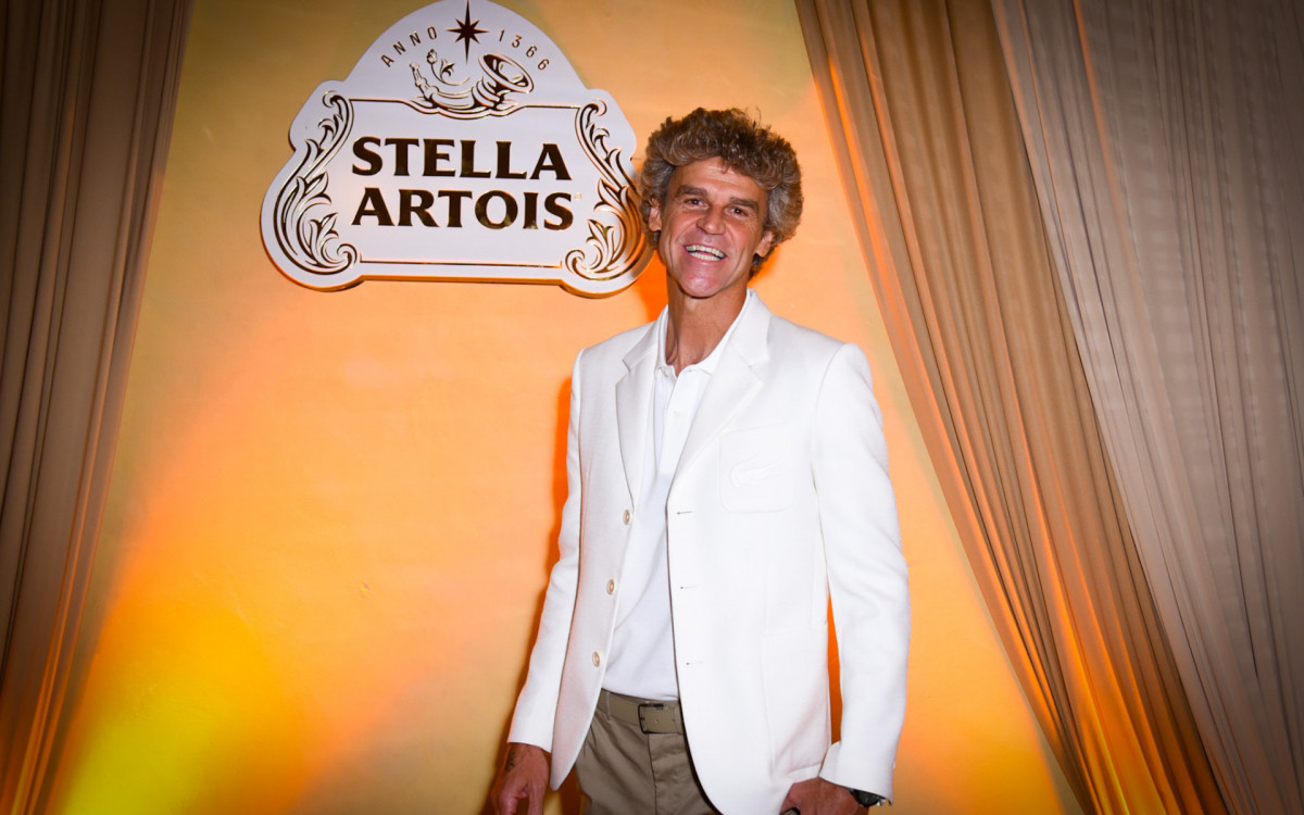 Tenista Guga prestigia evento em São Paulo