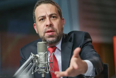 CNI aposta em 'terrorismo econômico' ao apontar custos do fim da escala 6x1, diz Boulos