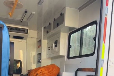 Mulher dada como morta acorda dentro de caixão antes de ser cremada