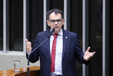 Deputado apresenta projeto para dificultar fuga de quem tiver passaporte apreendido