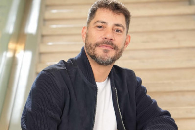 Evaristo Costa debocha de pergunta sobre tempo livre