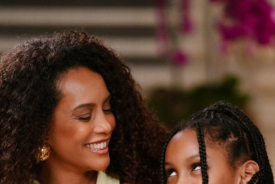 Taís Araujo completa 47 anos e ganha cartinha da filha