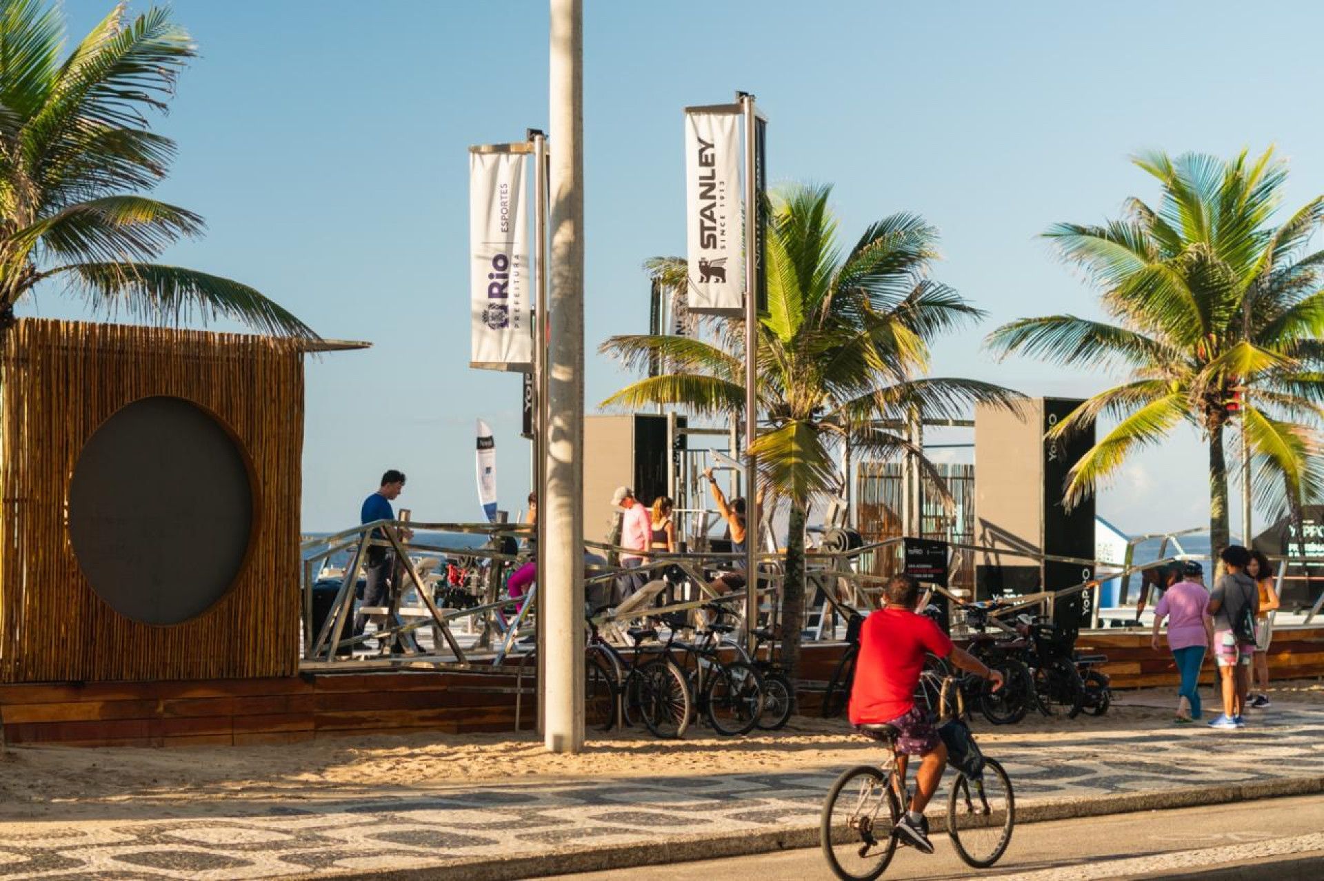A Praia de Ipanema vai ganhar a maior academia pública do Brasil - Divulgação 