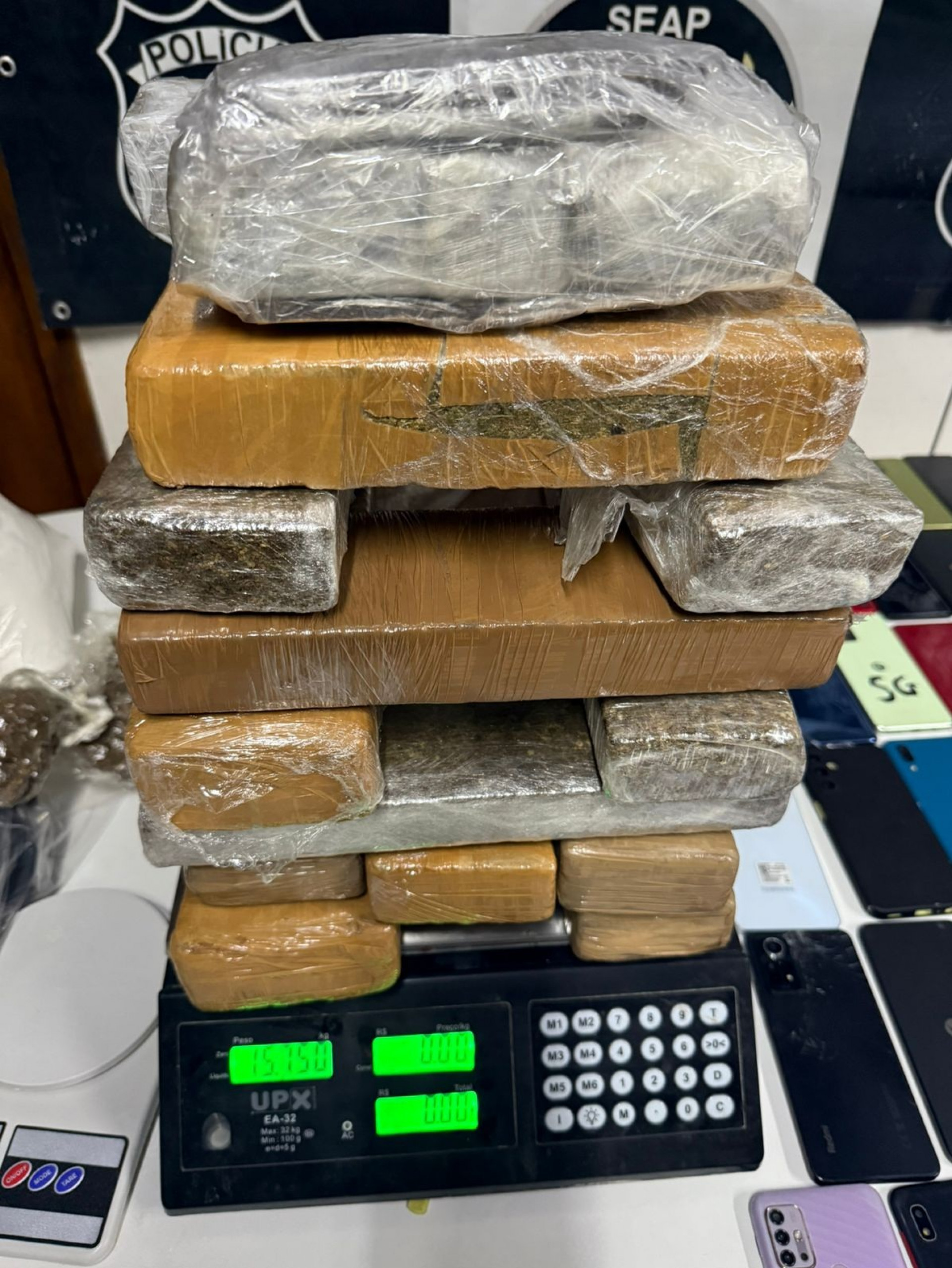 Material entorpecente apreendido em Bangu 7 - Divulgação/Seap