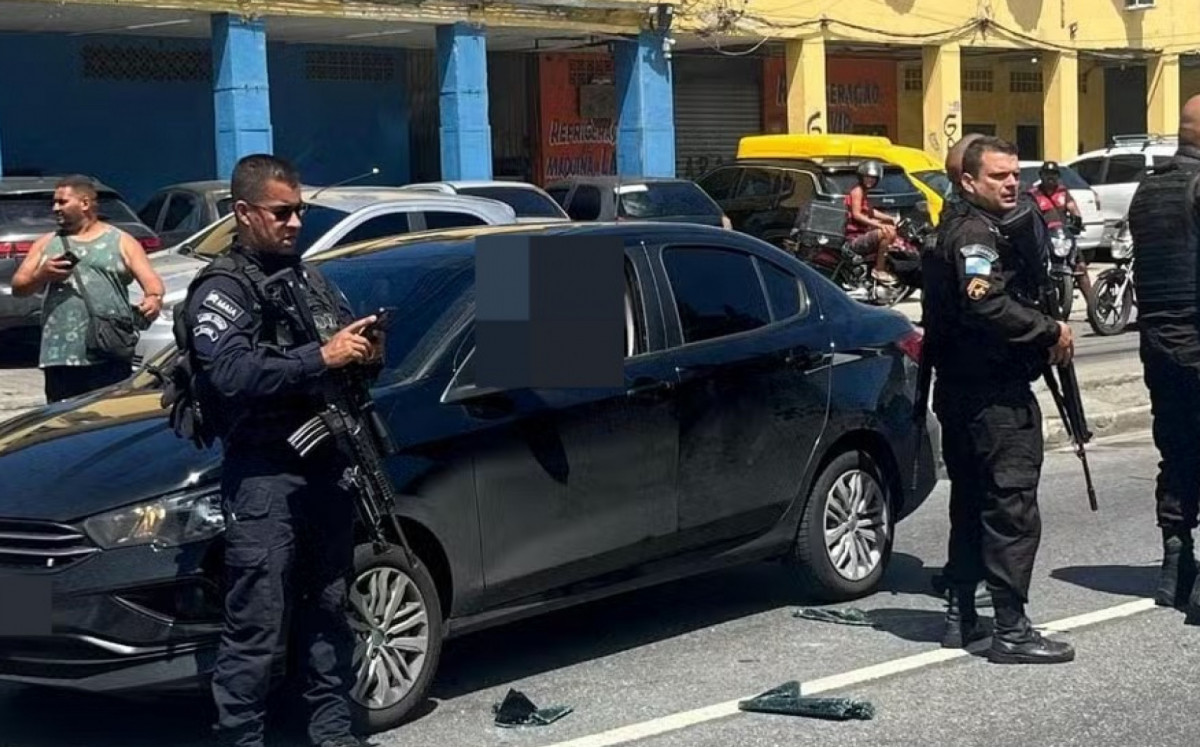 Militares isolaram a &aacute;rea para a per&iacute;cia da DHC