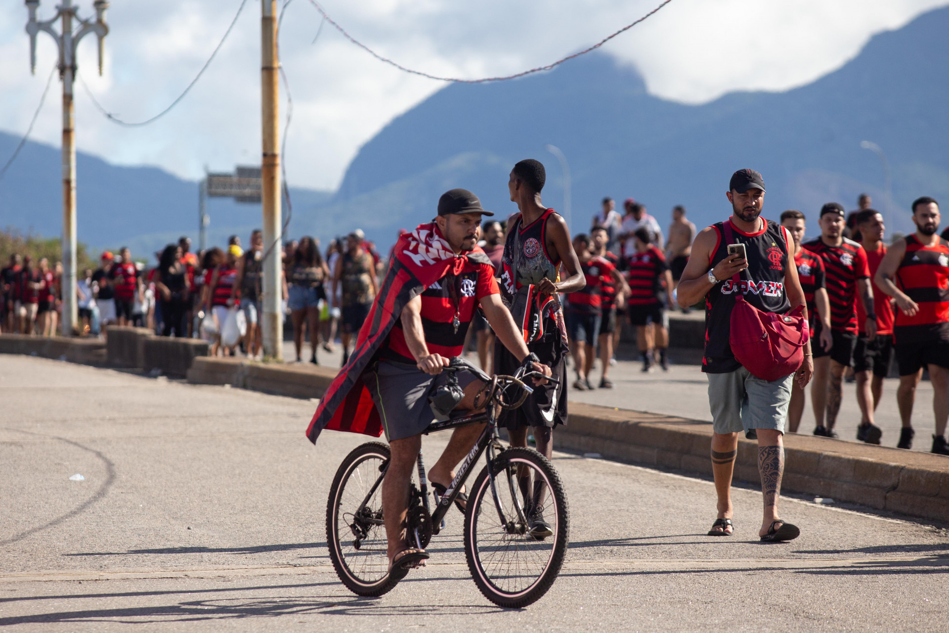 Torcedores do Flamengo fizeram festa no Galeão - Érica Martin/Agência O Dia