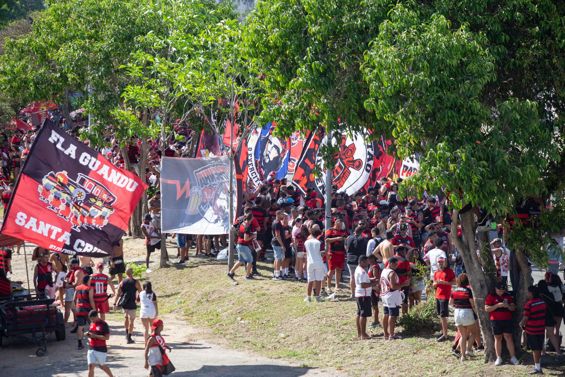Torcedores do Flamengo fizeram festa no Galeão - Érica Martin/Agência O Dia