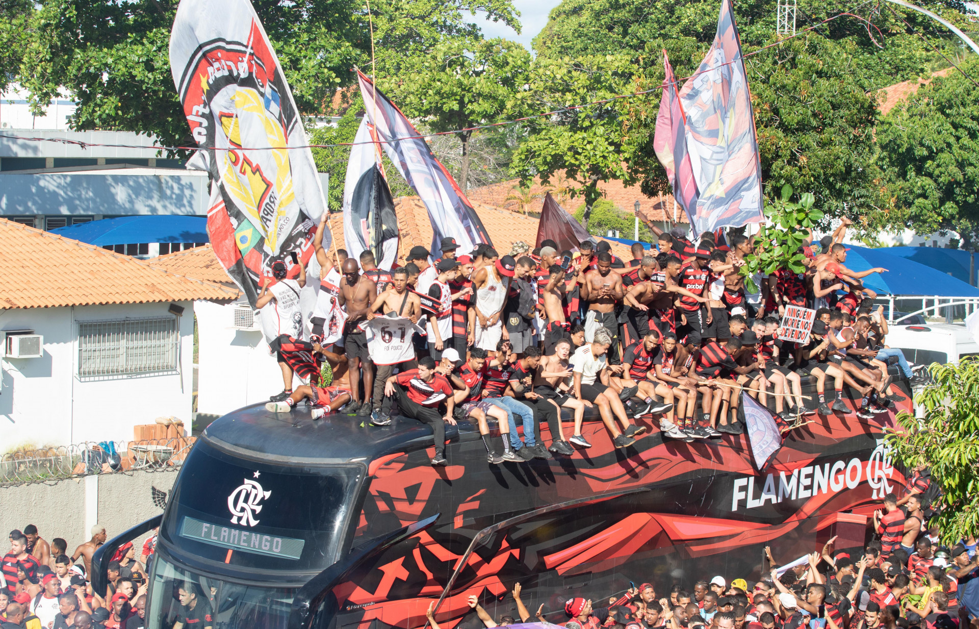 Torcedores do Flamengo fizeram festa no Galeão - Érica Martin/Agência O Dia
