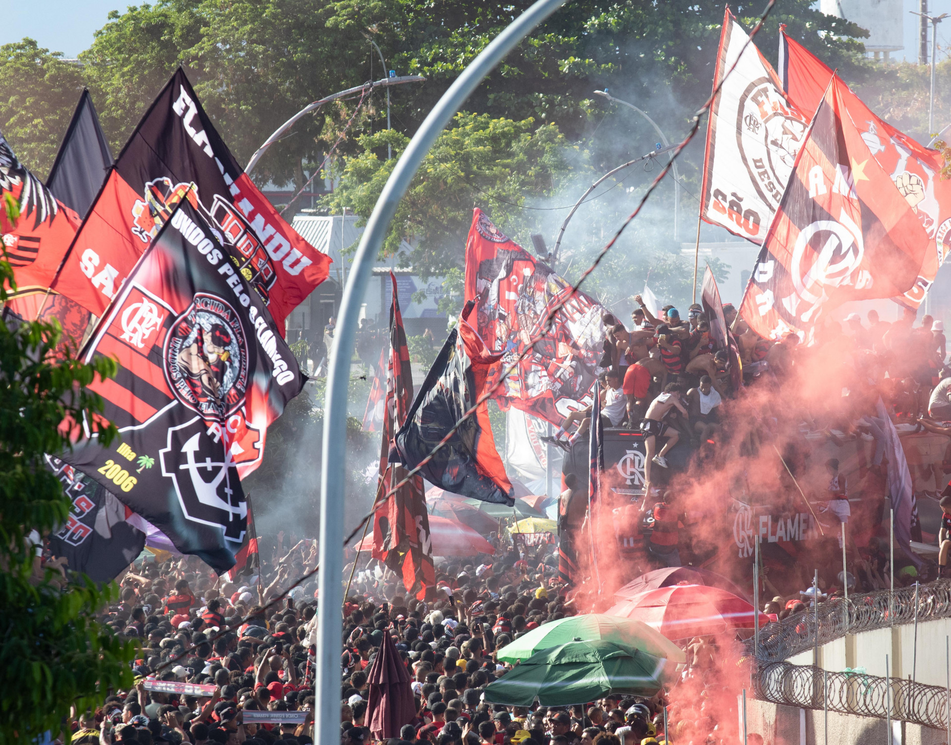 Torcedores do Flamengo fizeram festa no Galeão - Érica Martin/Agência O Dia