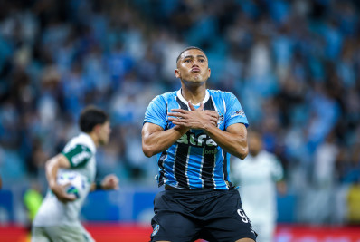 Destaque do Grêmio, Carlos Vinícius foi oferecido para o Fluminense