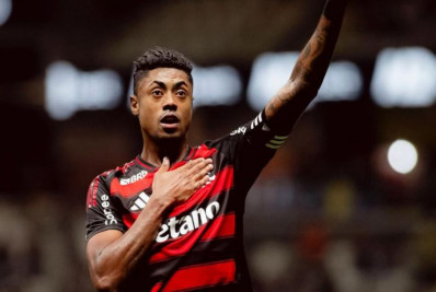 Famosos exaltam Bruno Henrique após gol de empate contra o Atlético-MG: 'Ídolo eterno'