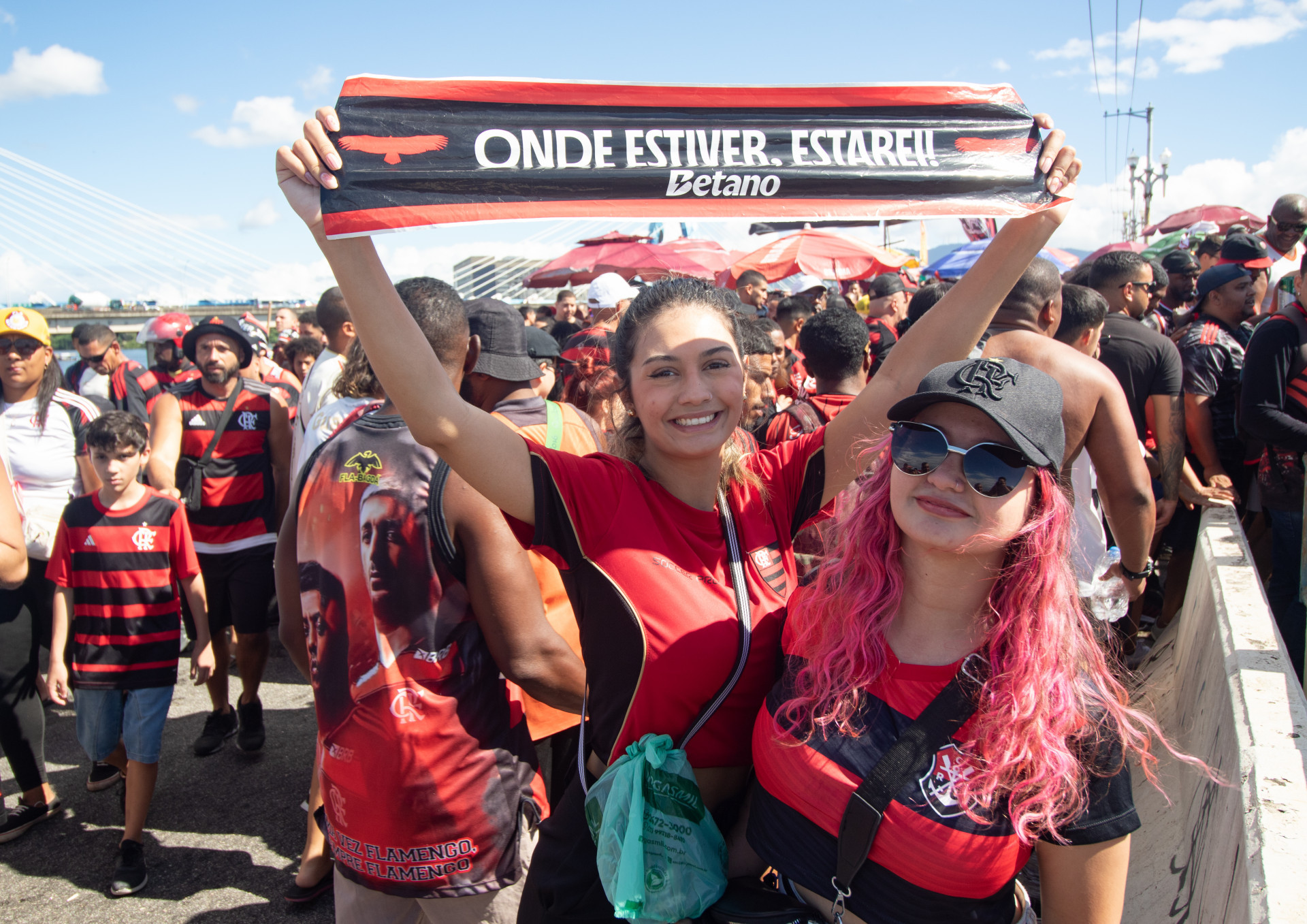 Torcedores do Flamengo fizeram festa no Galeão - Érica Martin/Agência O Dia