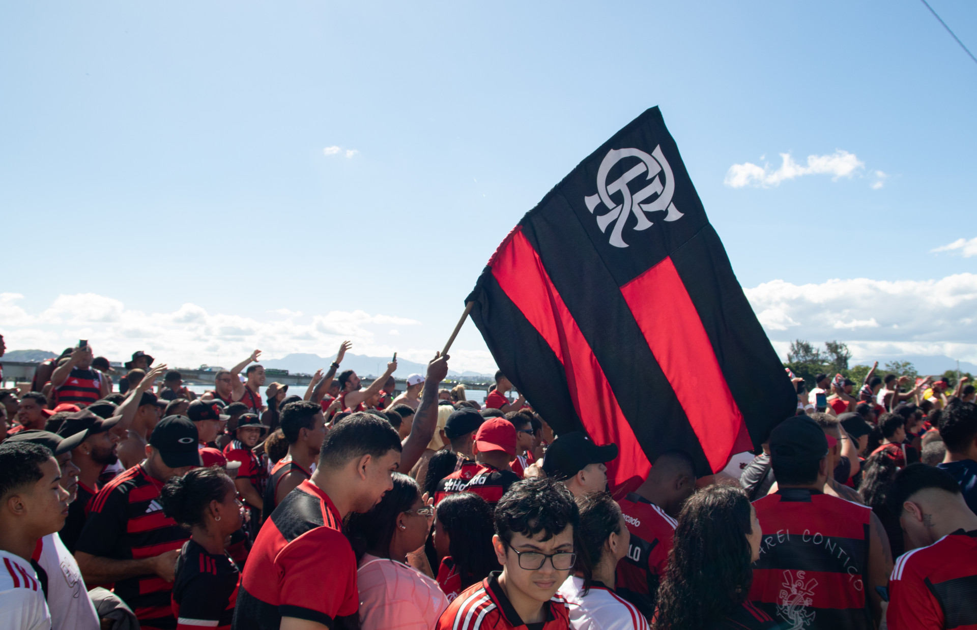 Torcedores do Flamengo fizeram festa no Galeão - Érica Martin/Agência O Dia