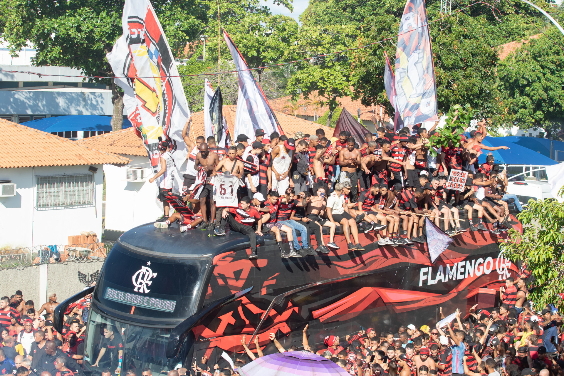 Torcedores do Flamengo fizeram festa no Galeão - Érica Martin/Agência O Dia