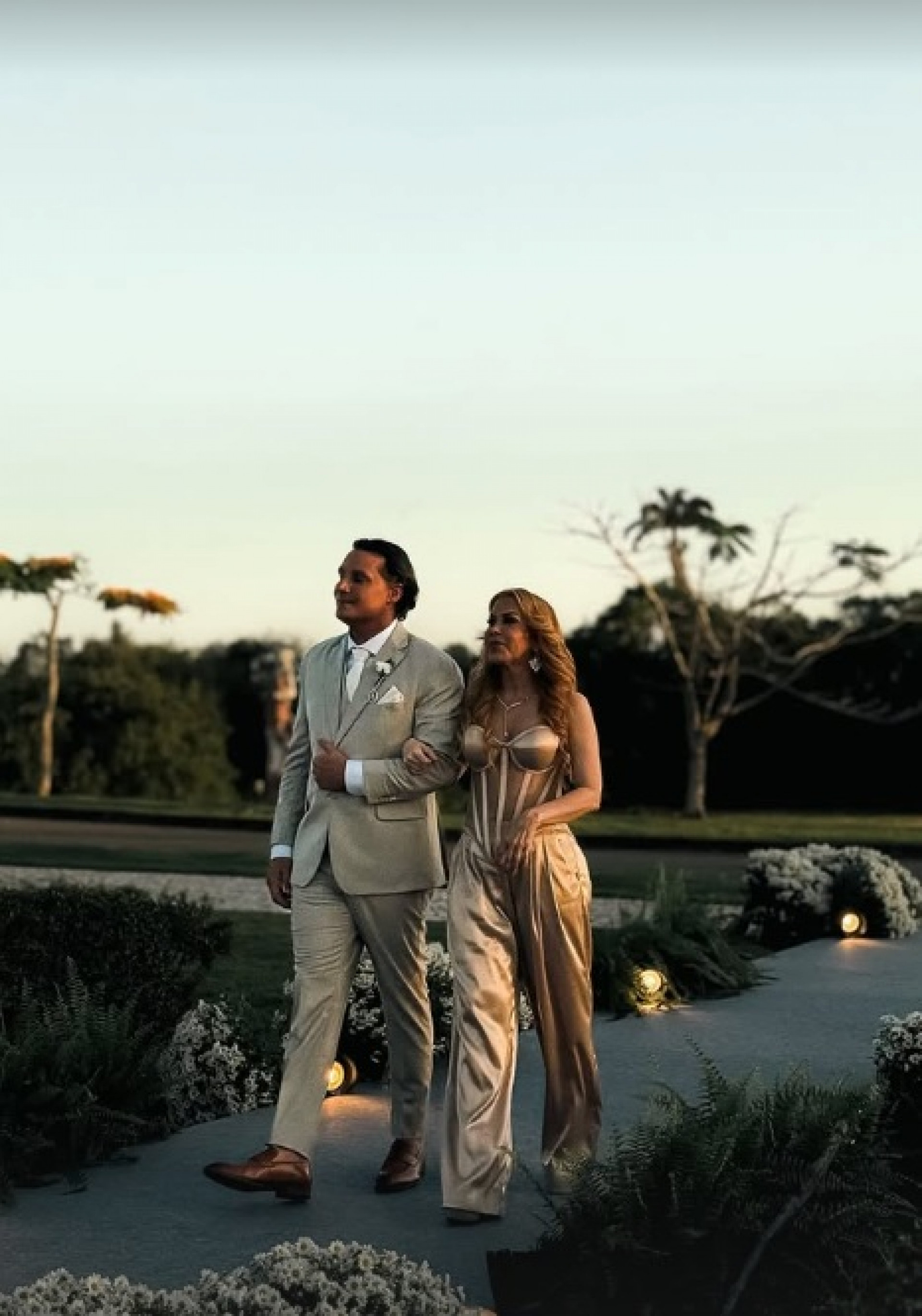 Ricardo Lago vai até o altar com Joelma - Reprodução / Instagram