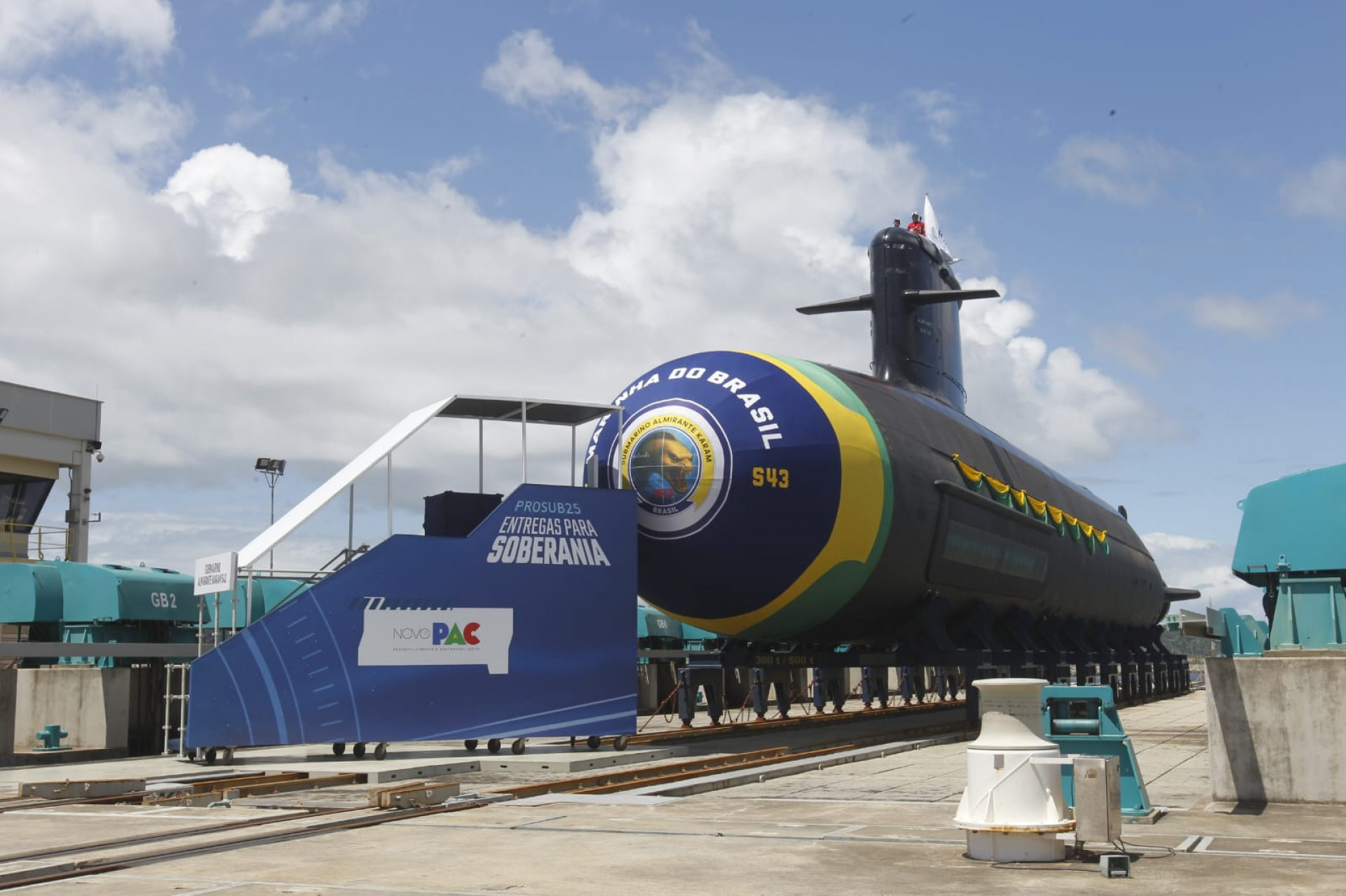Cerimônia marca o lançamento ao mar do submarino 'Almirante Karam' e mostra de armamento do 'Toneleiro' - Reginaldo Pimenta / Agência O Dia