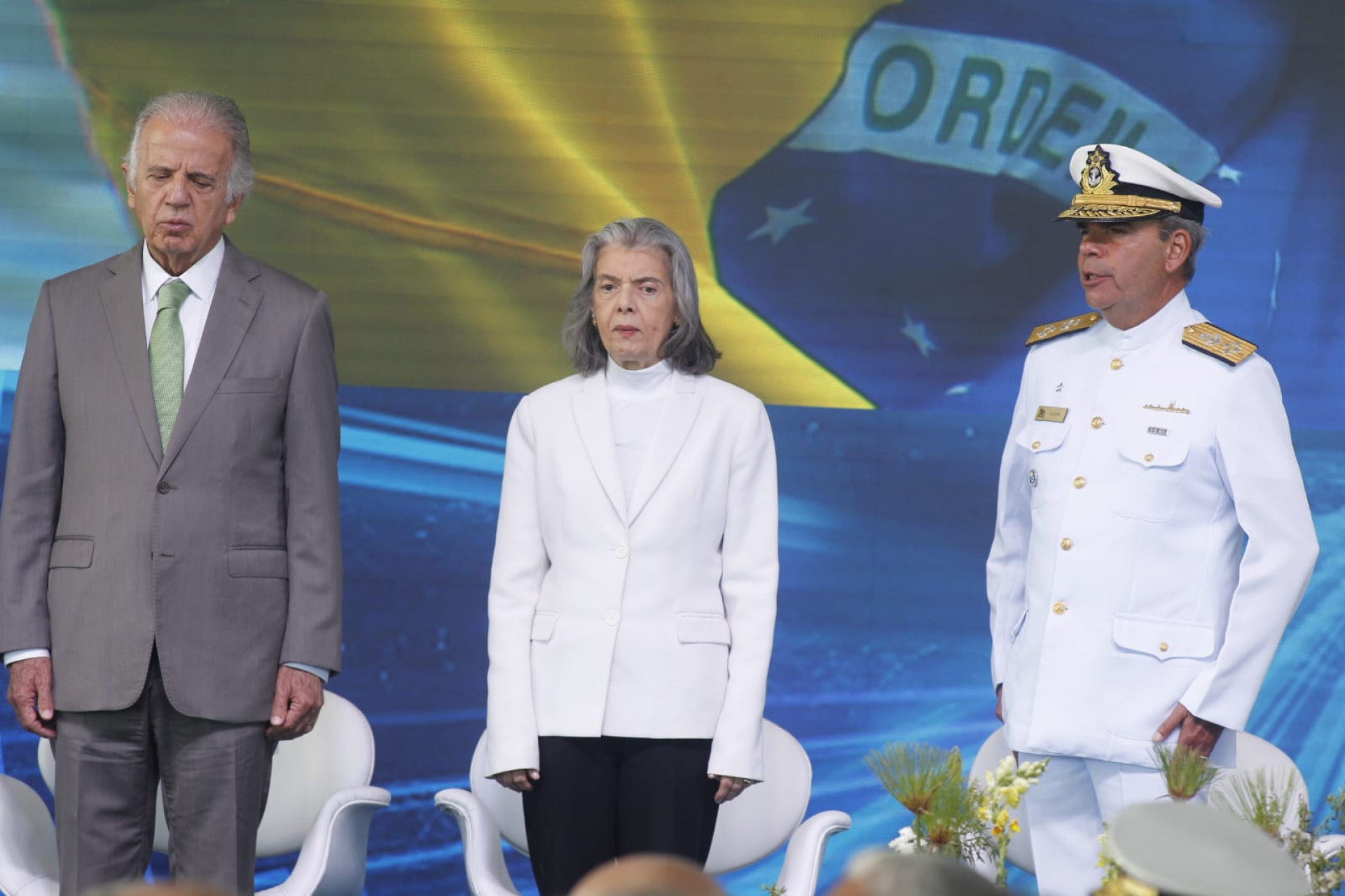 Ministro José Múcio, ministra Cármen Lúcia e comandante da Marinha Almirante Marcos Sampaio Olsen - Reginaldo Pimenta / Agência O Dia