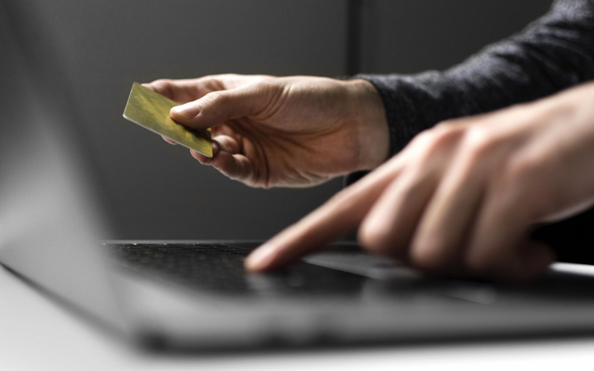 Golpistas fraudam anúncios de locações de residências