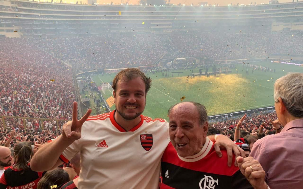 Thiago Meirelles ao lado do pai, Luiz Carlos - Arquivo pessoal