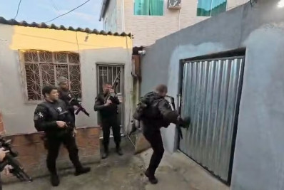 Polícia realiza operação contra quadrilha que extorquia empresas em Duque de Caxias 