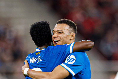 Mbappé exalta atuação de Vini Jr na Liga dos Campeões: 'Horrível para um lateral enfrentá-lo'