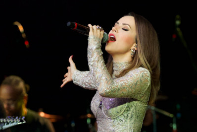 Sandy e outros cantores participam de festival em homenagem à mulher de Andreas Kisser 