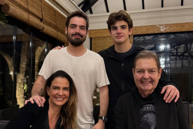 Faustão surge sorridente em clique postado pelo filho