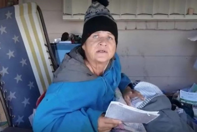 Cidade entra em quarentena após mulher espalhar fezes em um bairro