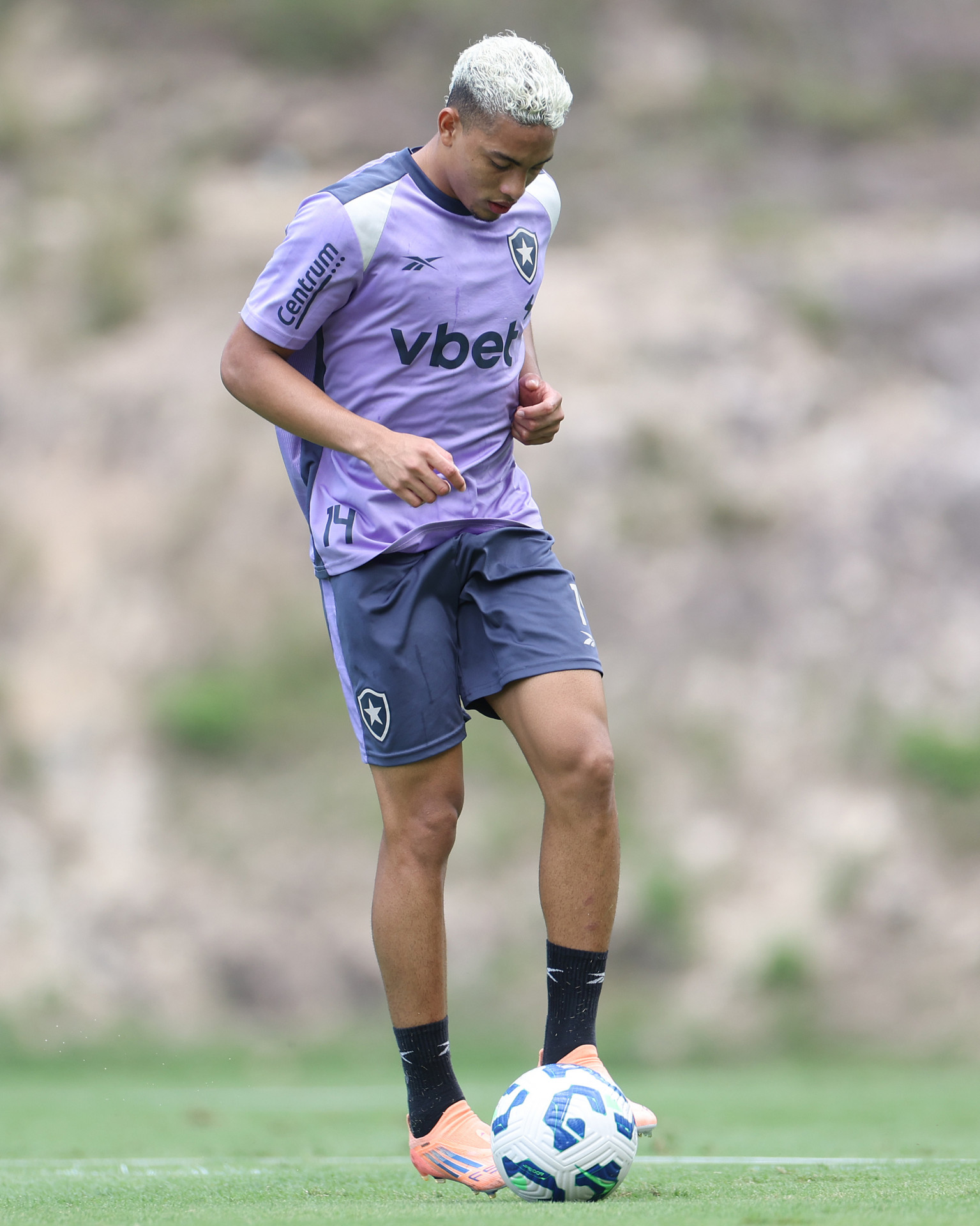 Jordan Barrera em treino do Botafogo