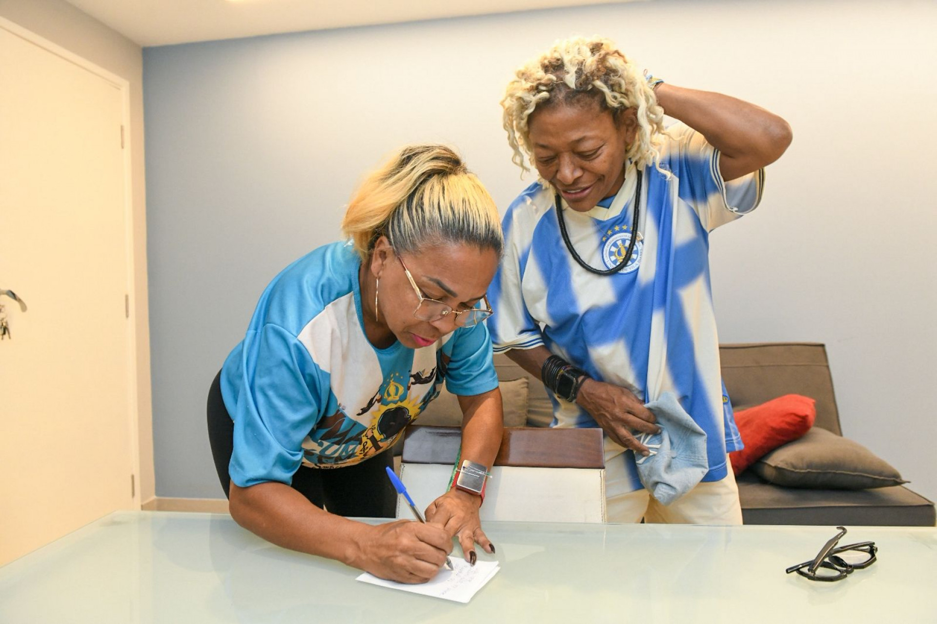 Mart'nália faz primeira prova de fantasia no barracão da Unidos de Vila Isabel - Divulgação / Unidos de Vila Isabel