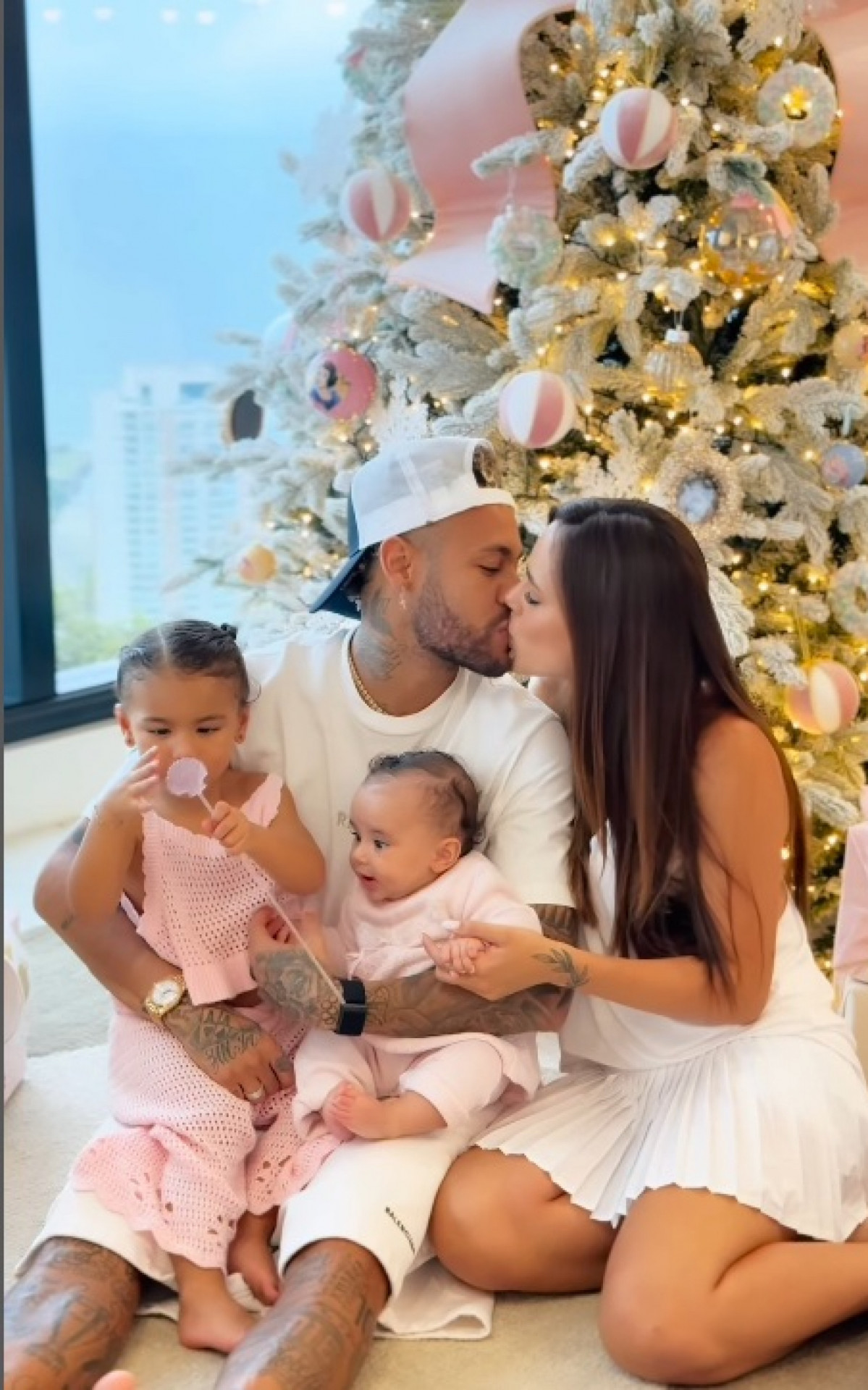 Neymar, Bianca Biancardi, Mavie e Mel - Reprodução / Instagram