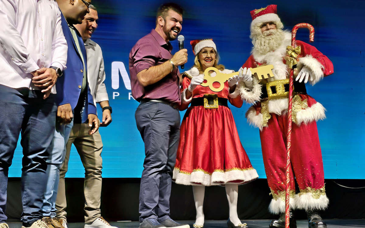 Vila do Noel ganha vida na Praia Campista com cenários iluminados e atrações para todas as idades