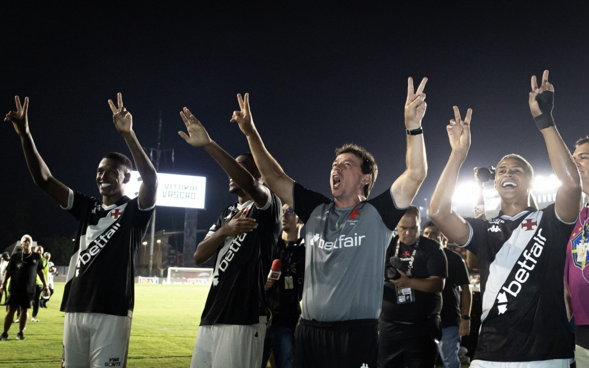 Comemoração de Diniz e jogadores do Vasco