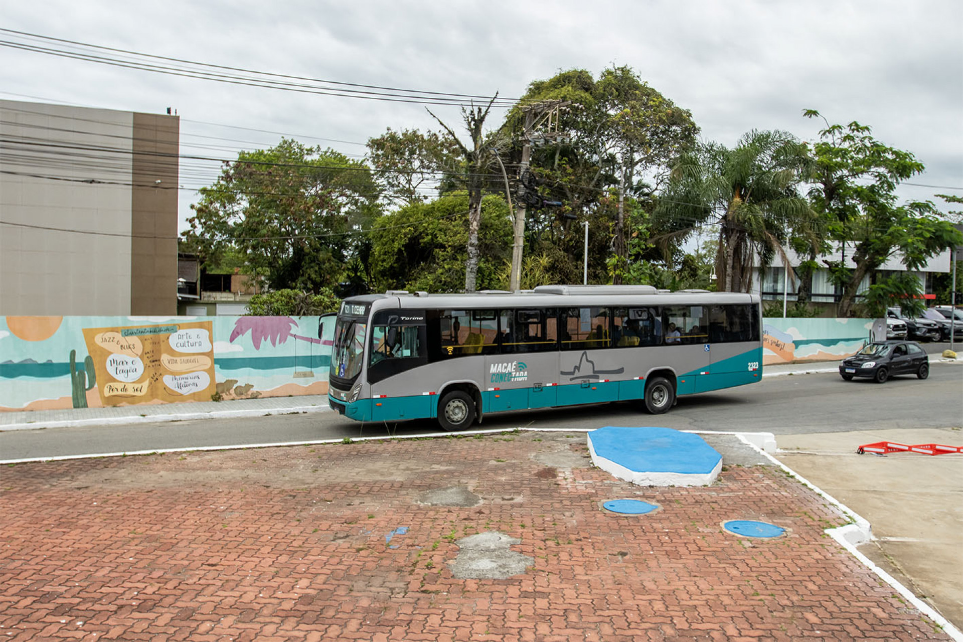Movimento na Praia do Pecado recebe ordenamento especial para o per&iacute;odo do espet&aacute;culo - Foto: Mois&eacute;s Bruno H. Santos