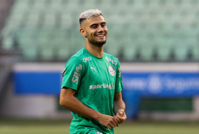 Andreas Pereira curte postagem do PSG comemorando título em cima do Flamengo