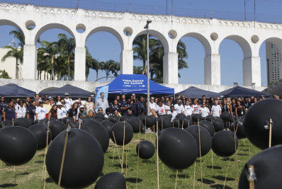 Ação nos Arcos da Lapa relembra vítimas e expõe alta de mortes no trânsito do Rio