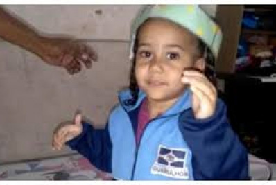 Pai e madrasta são presos suspeitos de matar e enterrar menina de 3 anos na Grande SP