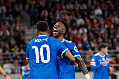 Jornal espanhol elogia momento de Vini Jr: 'Melhor conexão com Mbappé'